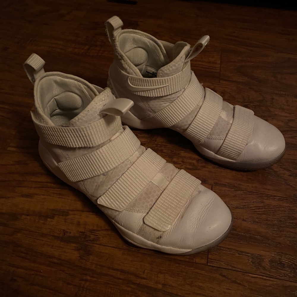 Lebron James Soldier 11’s Icee White
